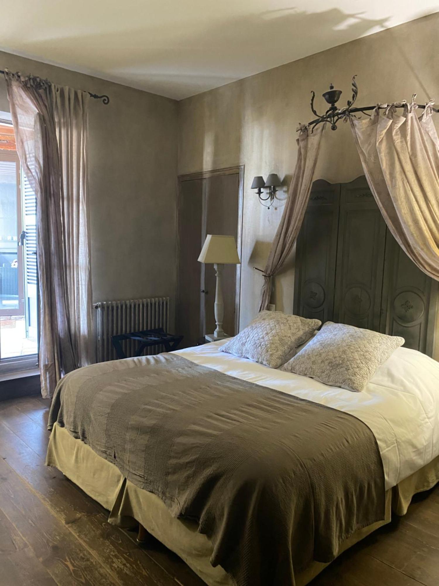 Châtillon-sur-Chalaronne Hotel De La Tour מראה חיצוני תמונה