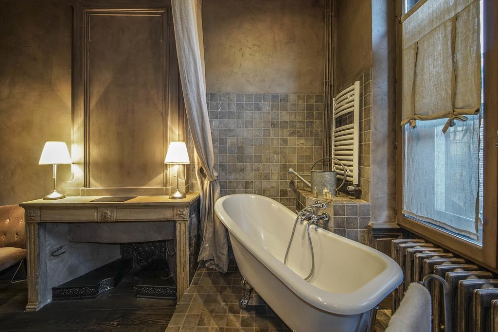 Châtillon-sur-Chalaronne Hotel De La Tour מראה חיצוני תמונה